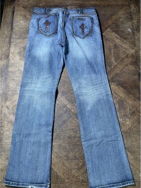 Cowgirl Tuff Jeans with embellished pockets size 33 x 35 [COPY]